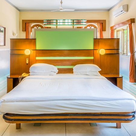 Hotel Inn Season Mahāmandir Екстериор снимка