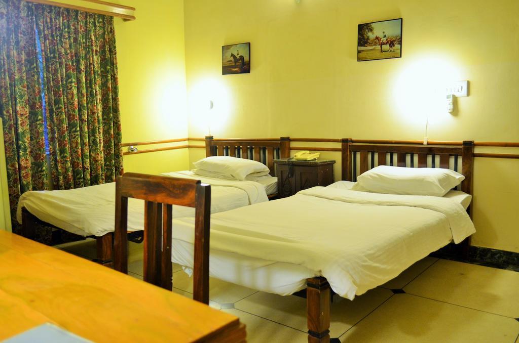 Hotel Inn Season Mahāmandir Стая снимка