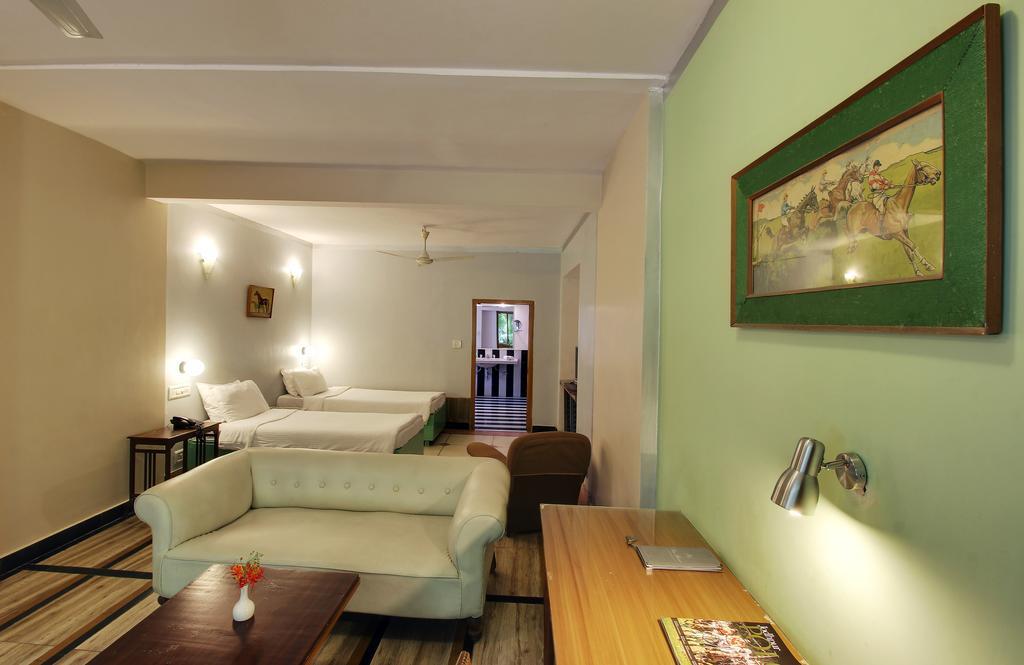 Hotel Inn Season Mahāmandir Екстериор снимка