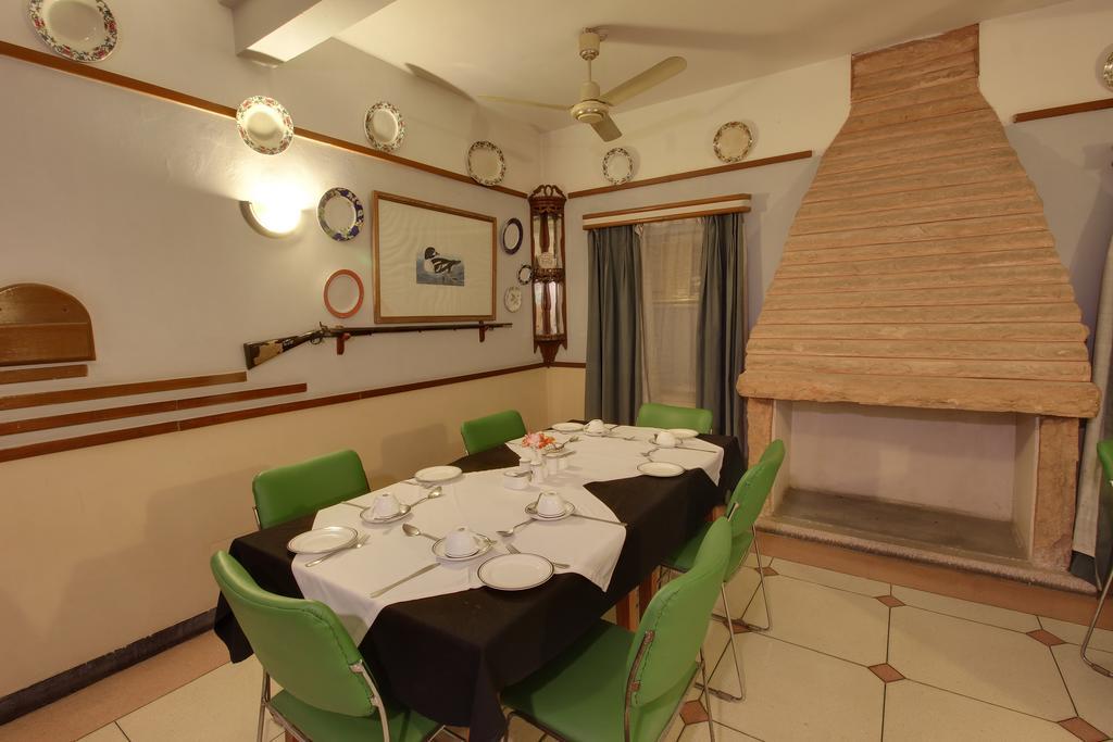 Hotel Inn Season Mahāmandir Екстериор снимка