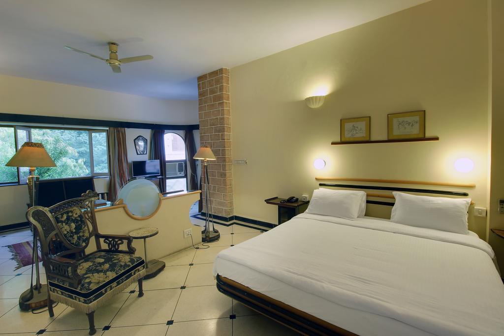 Hotel Inn Season Mahāmandir Екстериор снимка