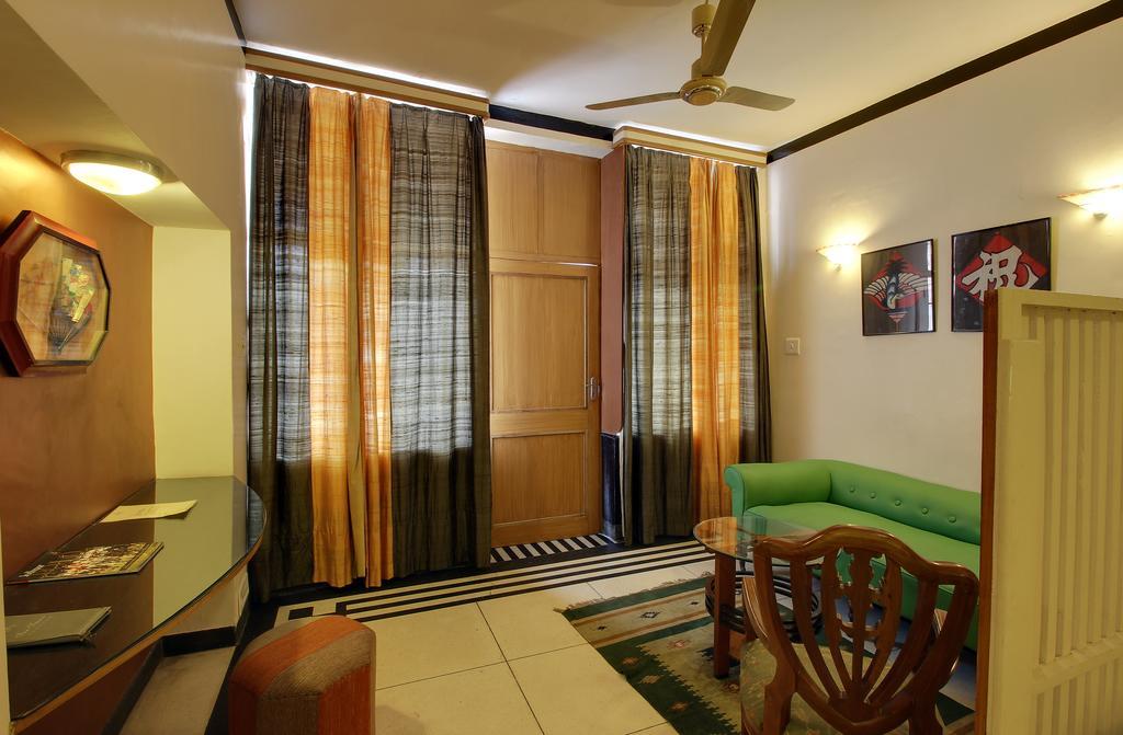 Hotel Inn Season Mahāmandir Екстериор снимка