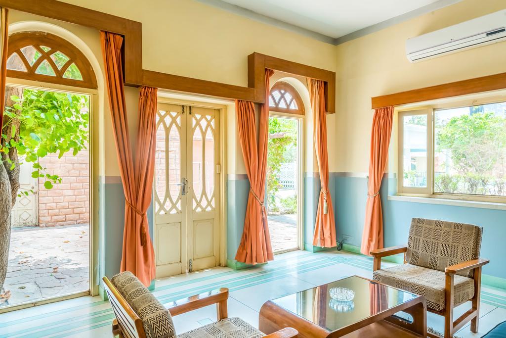 Hotel Inn Season Mahāmandir Екстериор снимка