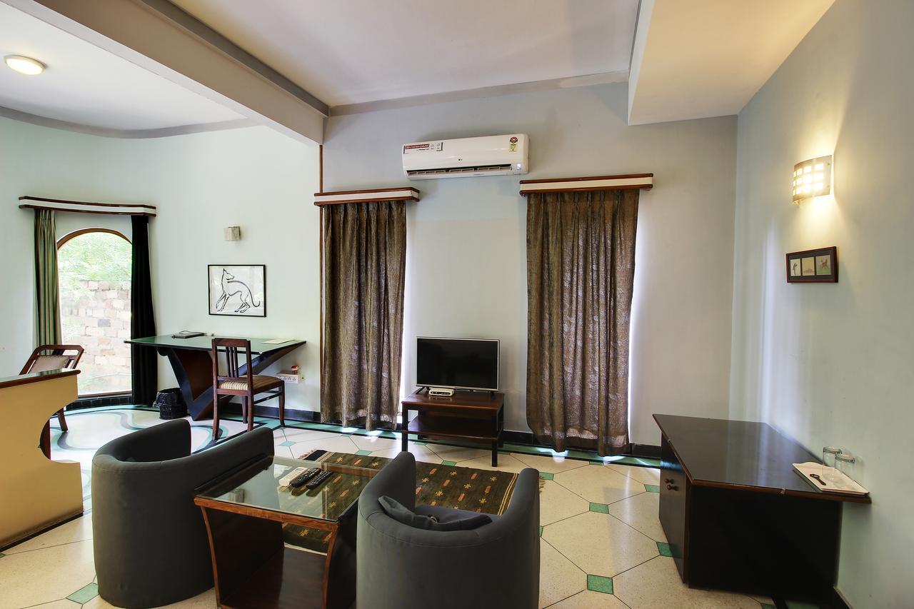 Hotel Inn Season Mahāmandir Екстериор снимка