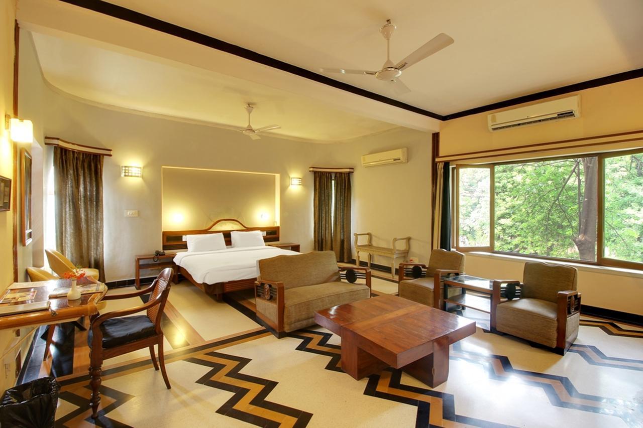 Hotel Inn Season Mahāmandir Екстериор снимка