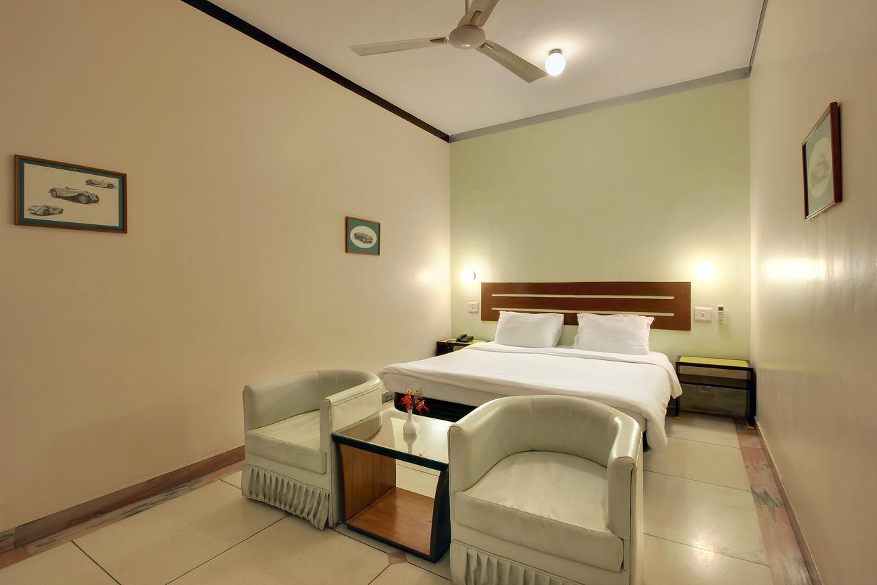 Hotel Inn Season Mahāmandir Екстериор снимка